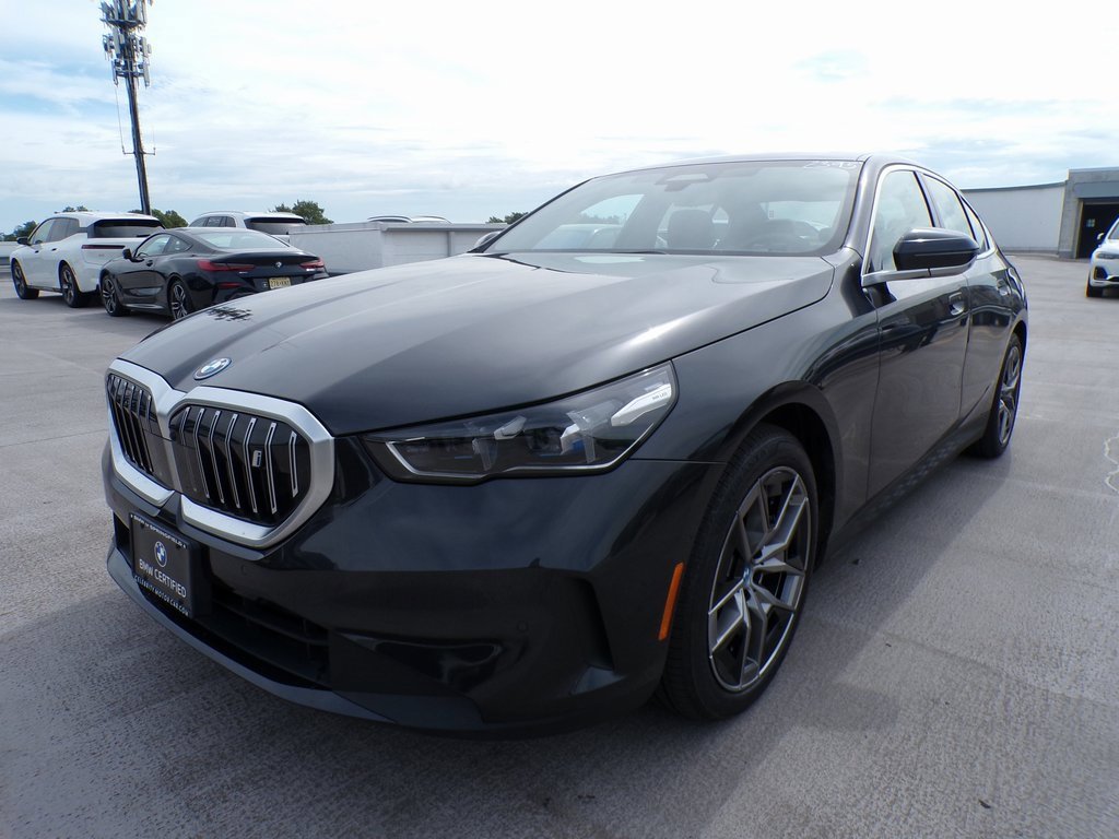 Certified 2025 BMW i5 xDrive40 w/ M Sport Package image 4