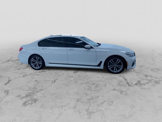 Used 2016 BMW 750i xDrive image 2