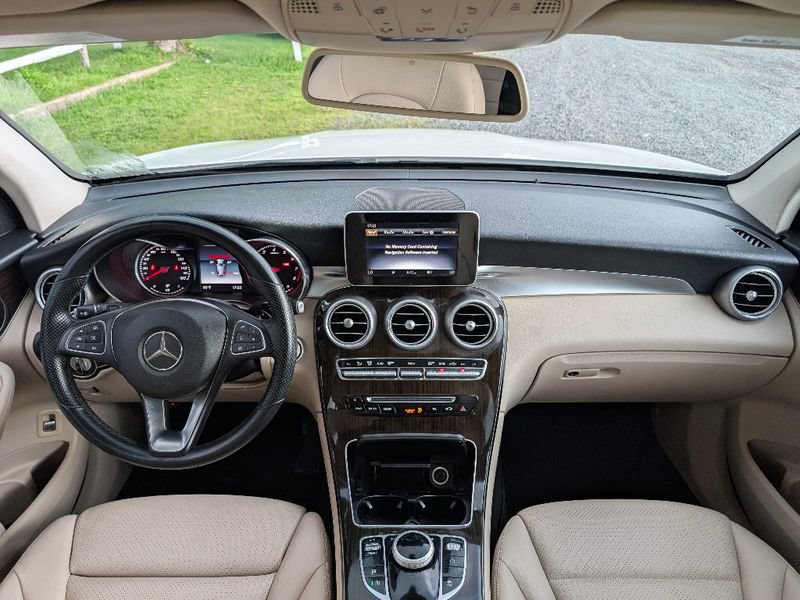 Used 2018 Mercedes-Benz GLC 300 4MATIC image 31