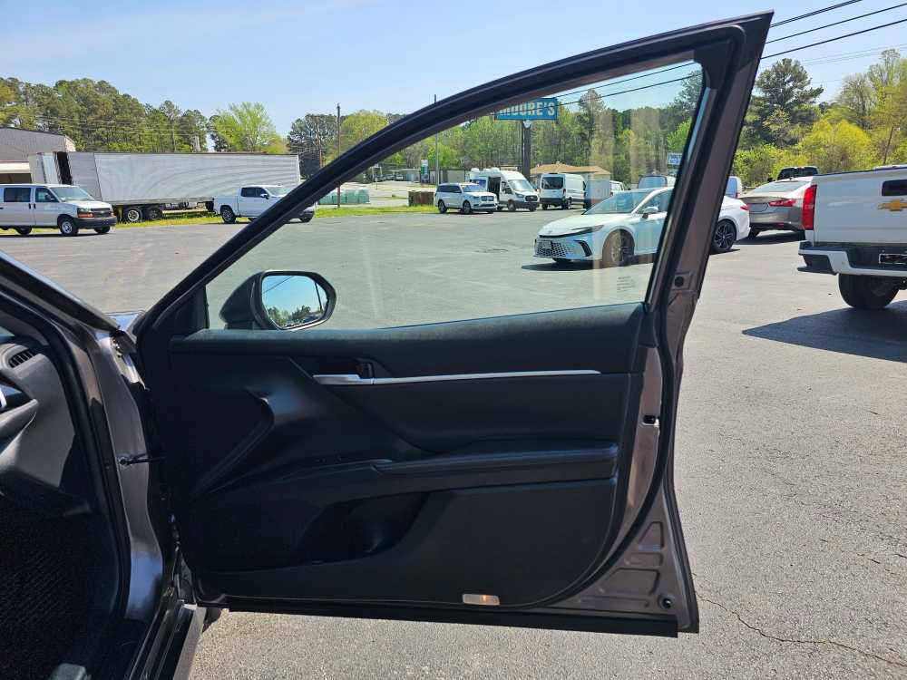 Used 2023 Toyota Camry XLE w/ Cold Weather Package image 23