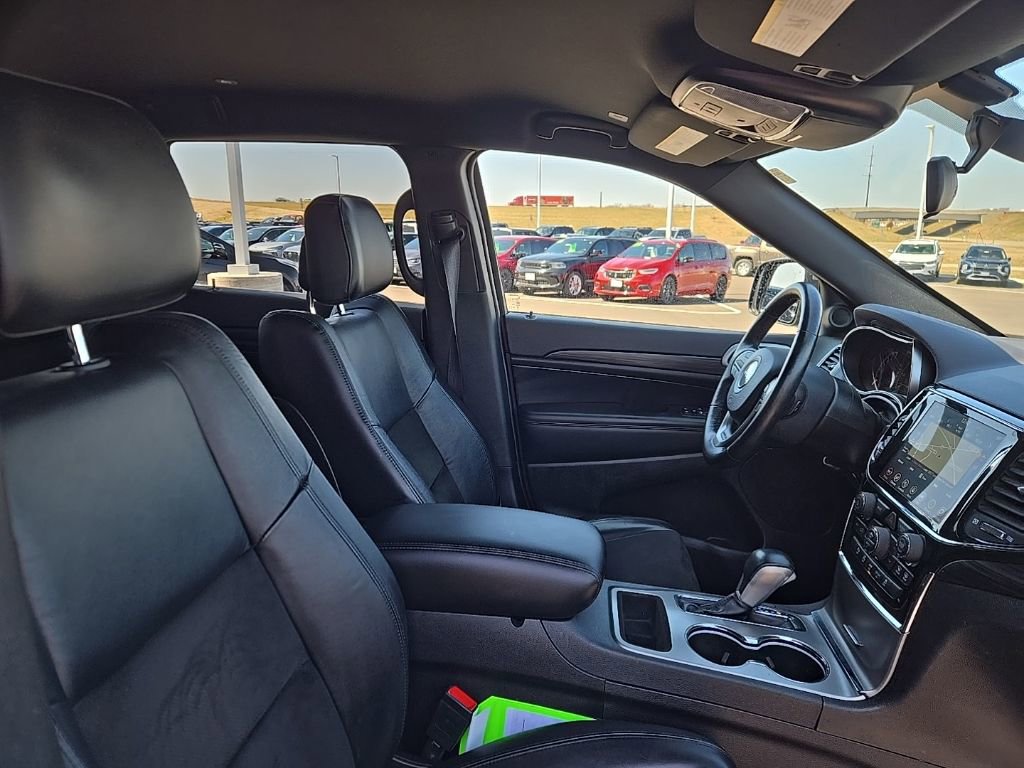 Used 2021 Jeep Grand Cherokee Laredo X image 20