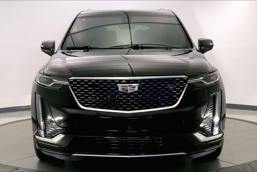 Used 2023 Cadillac XT6 Premium Luxury w/ Technology Package AWD/4WD image 2