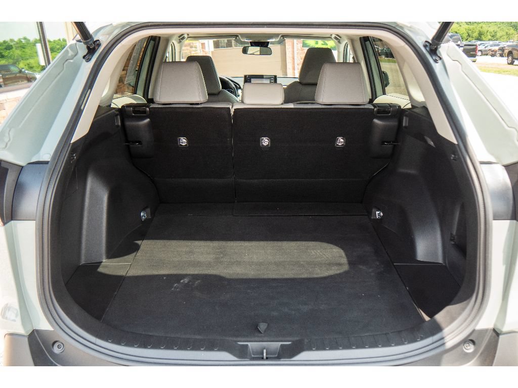 Used 2021 Toyota RAV4 XLE Premium AWD/4WD image 21