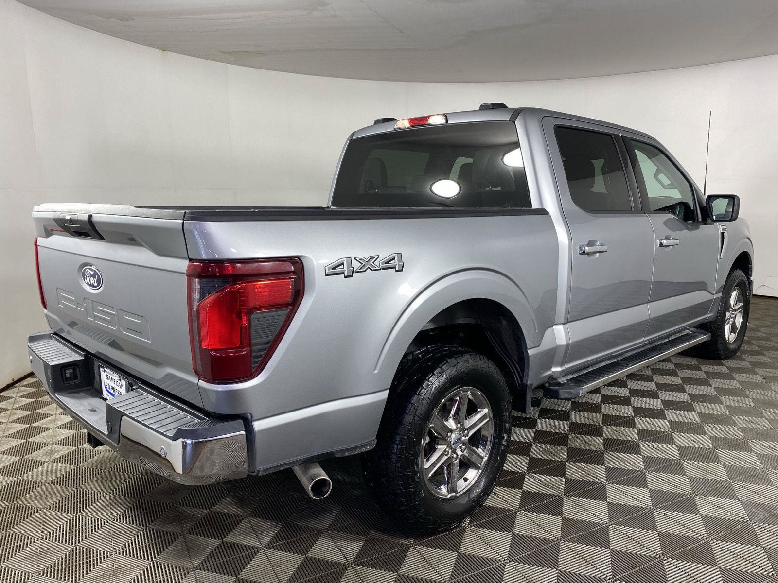Used 2025 Ford F150 XLT w/ Equipment Group 301A Standard AWD/4WD image 7