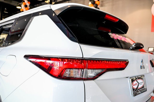 Used 2023 Mitsubishi Outlander SEL 40th Anniversary image 14