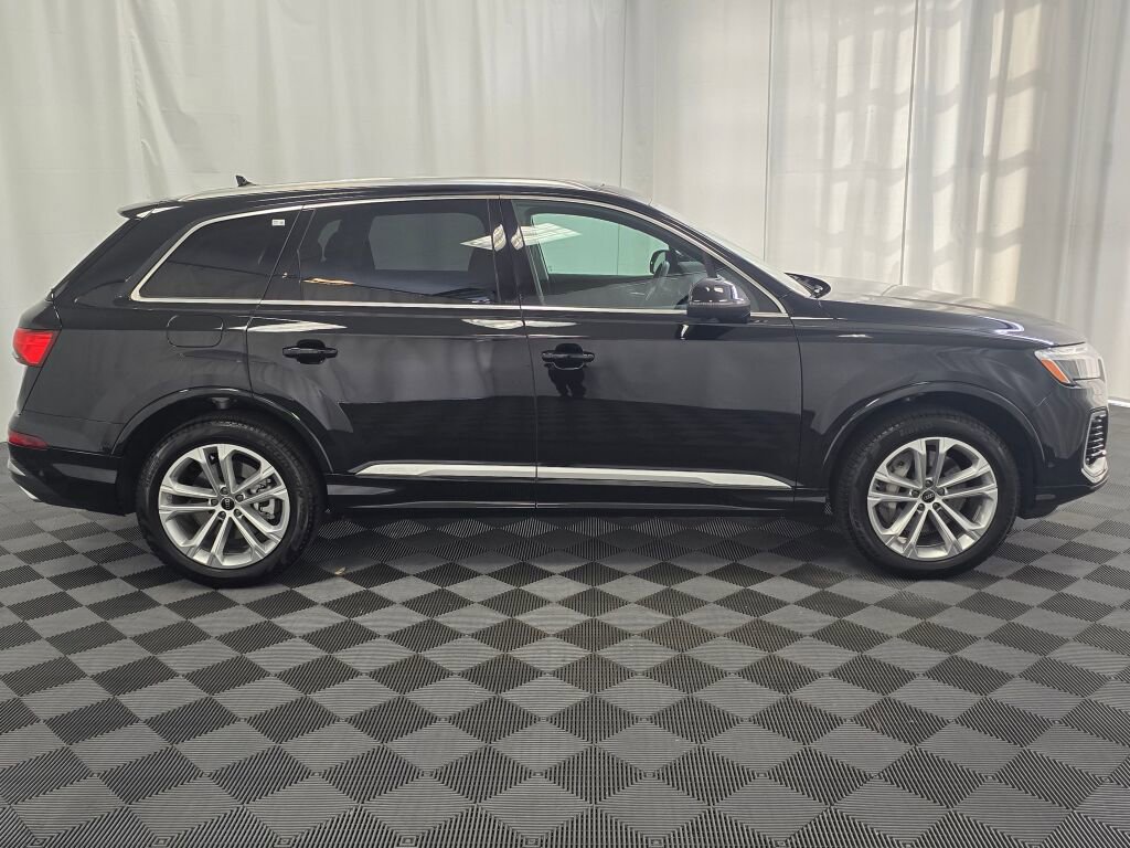Certified 2025 Audi Q7 3.0T Premium Plus image 7