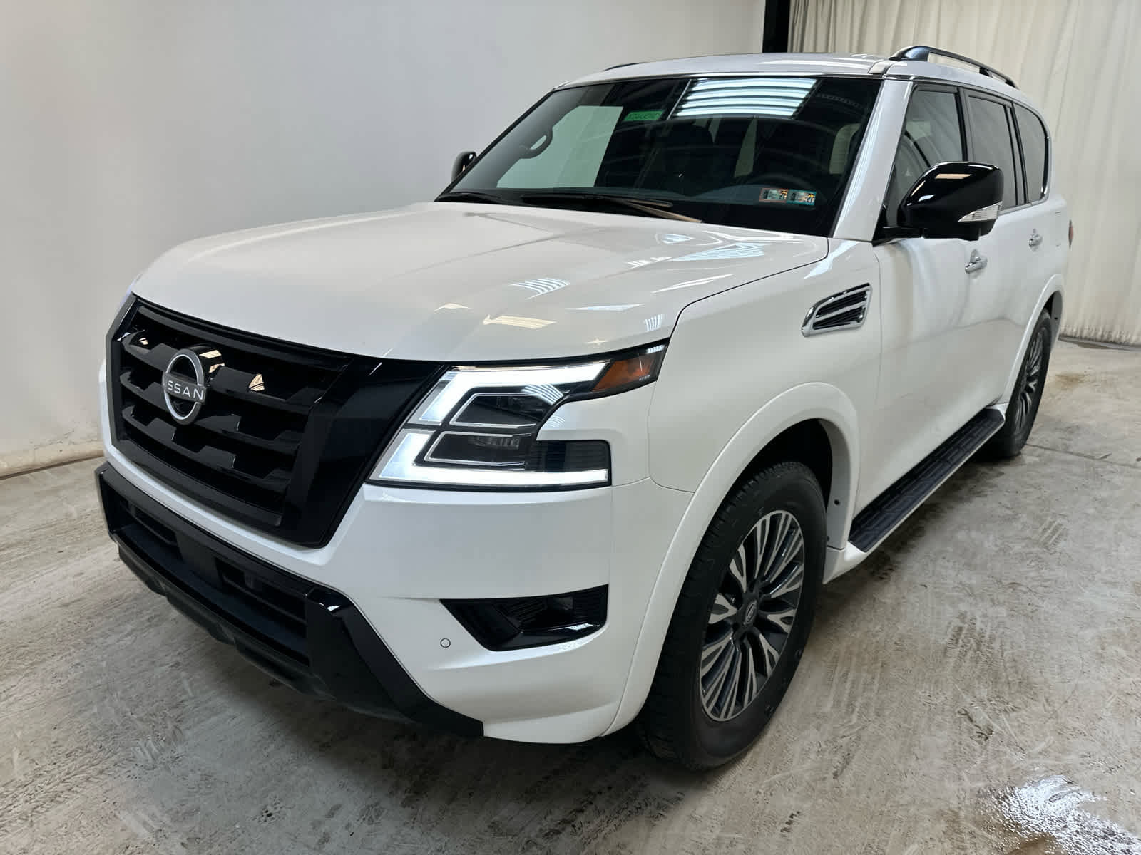 Certified 2024 Nissan Armada SL w/ Midnight Edition Package image 11
