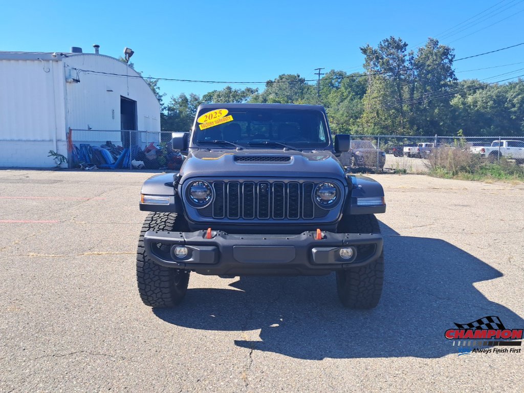 Used 2025 Jeep Gladiator Mojave AWD/4WD image 10