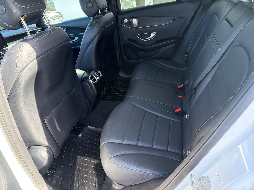 Used 2021 Mercedes-Benz GLC 300 4MATIC image 23
