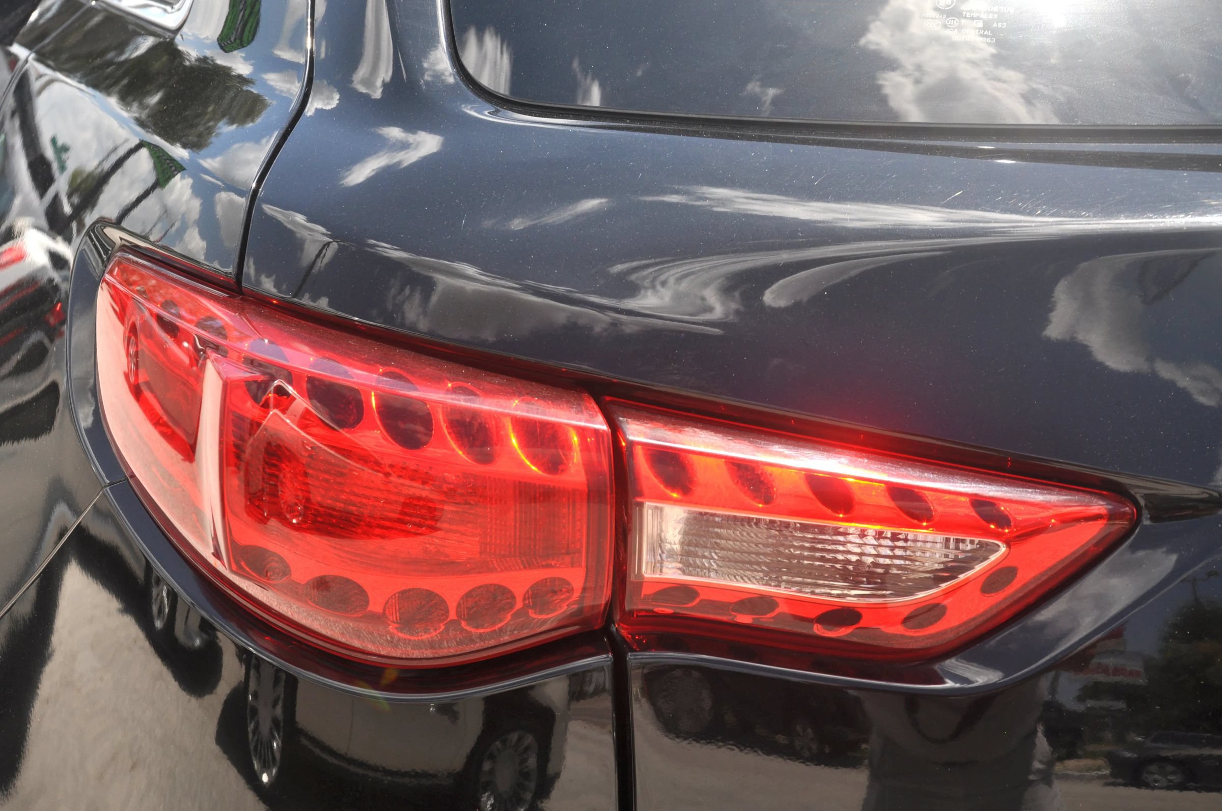 Used 2014 INFINITI QX70 AWD w/ Premium Package image 25