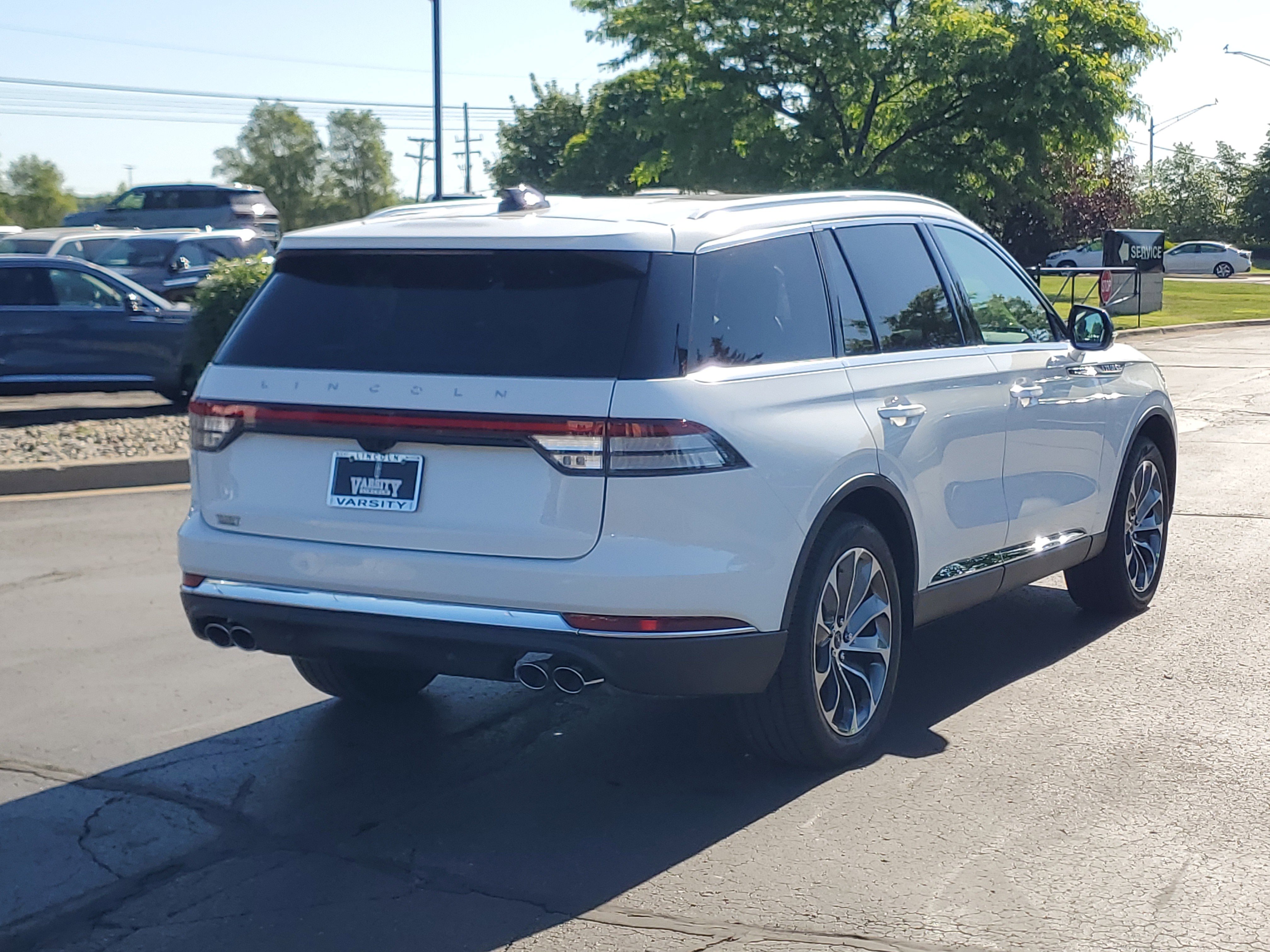 New 2026 Lincoln Aviator AWD image 4