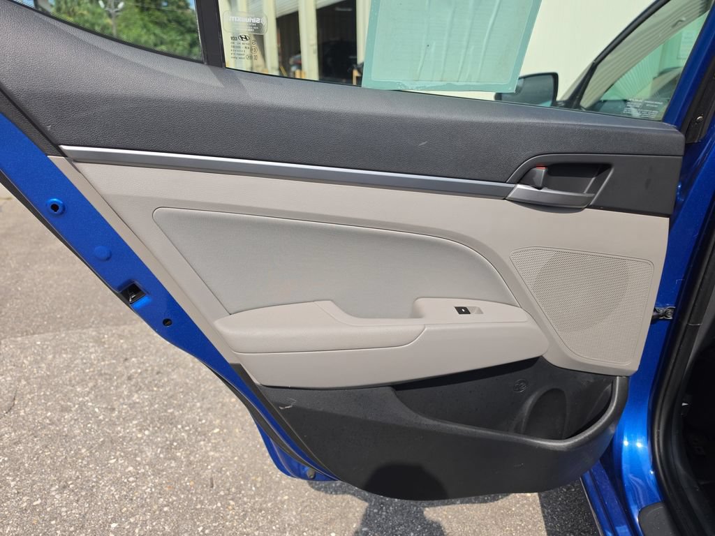Used 2017 Hyundai Elantra SE FWD image 12