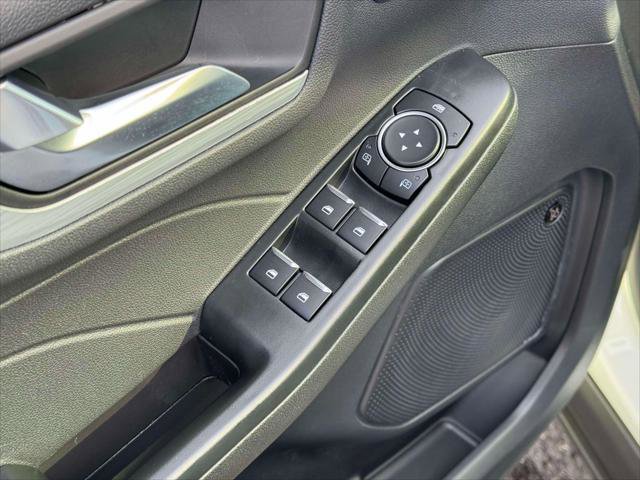 Used 2025 Ford Escape PHEV w/ PHEV Premium Package image 16