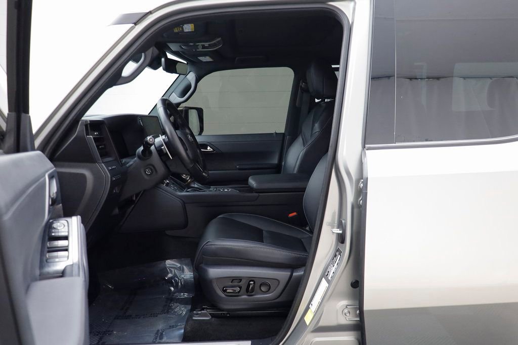 Used 2024 Lexus GX 550 550 Luxury w/ Accessory Package (Z1) image 5