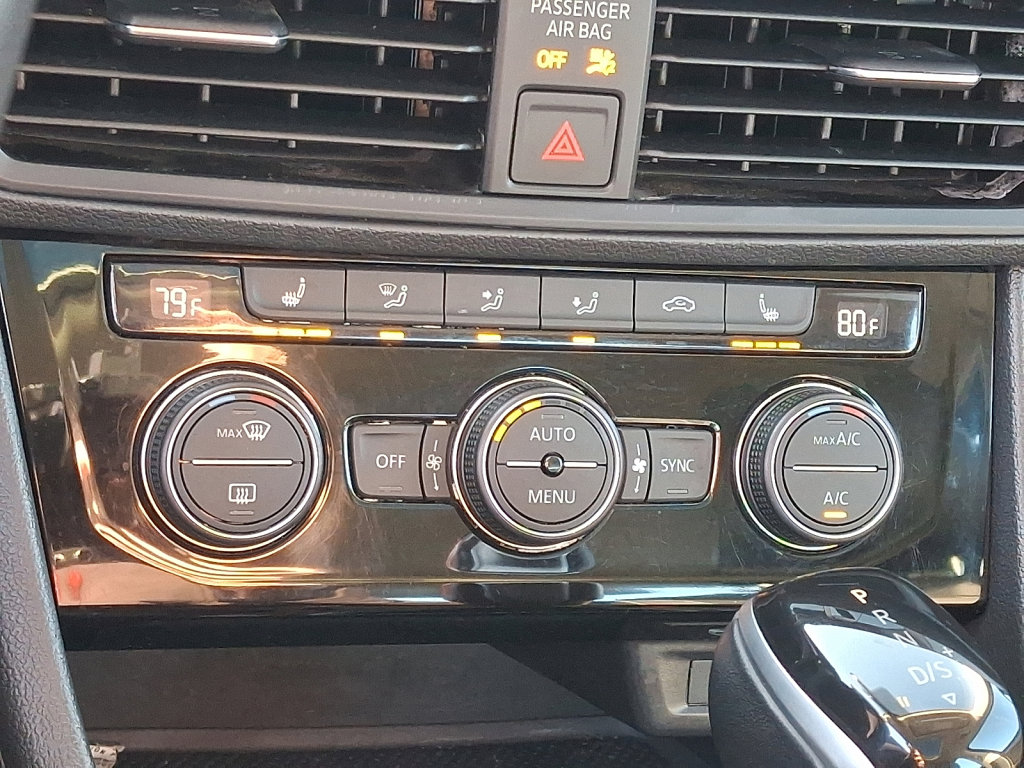 Used 2024 Volkswagen Jetta SE image 29