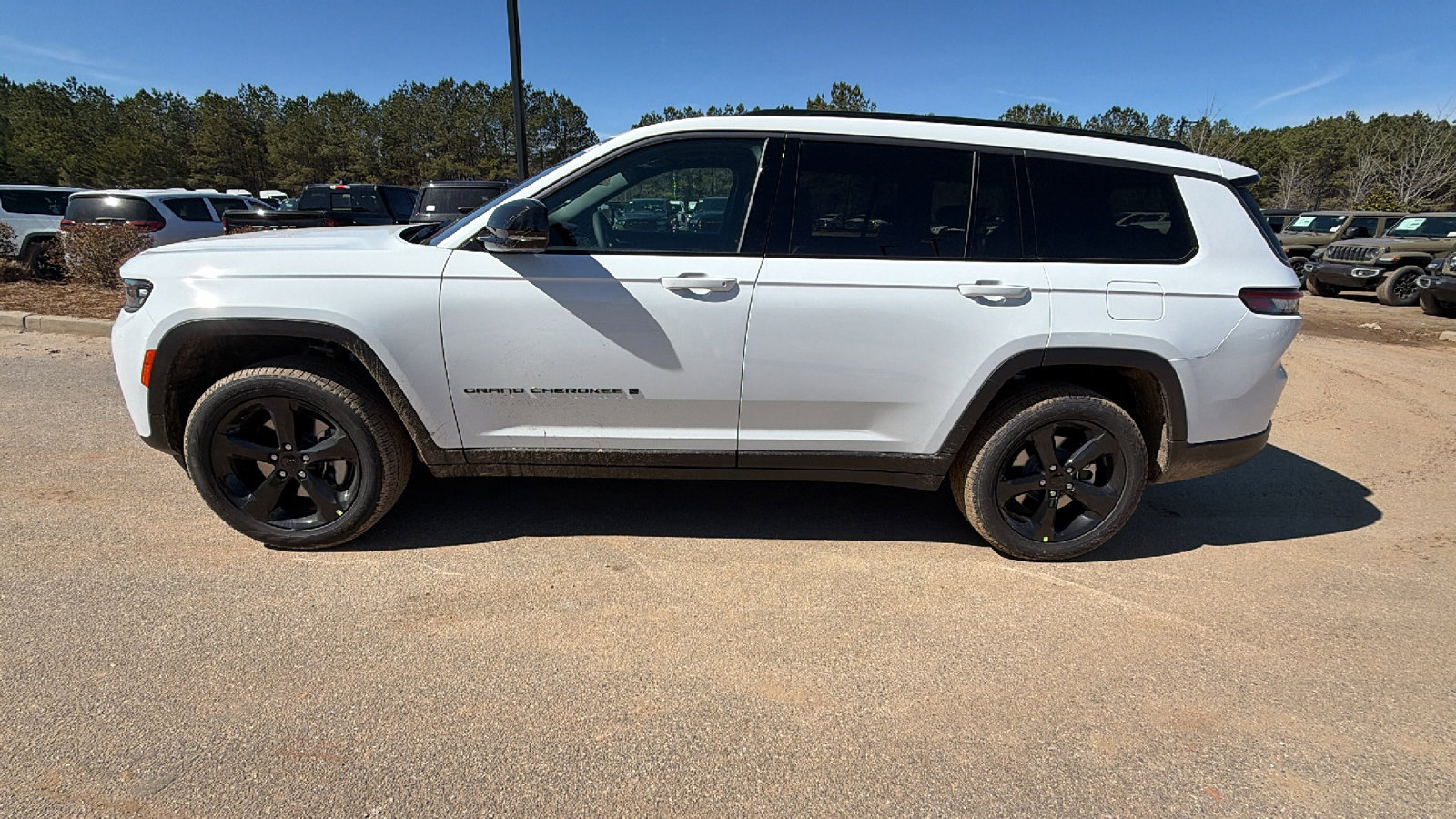 New 2026 Jeep Grand Cherokee L Limited AWD/4WD image 11