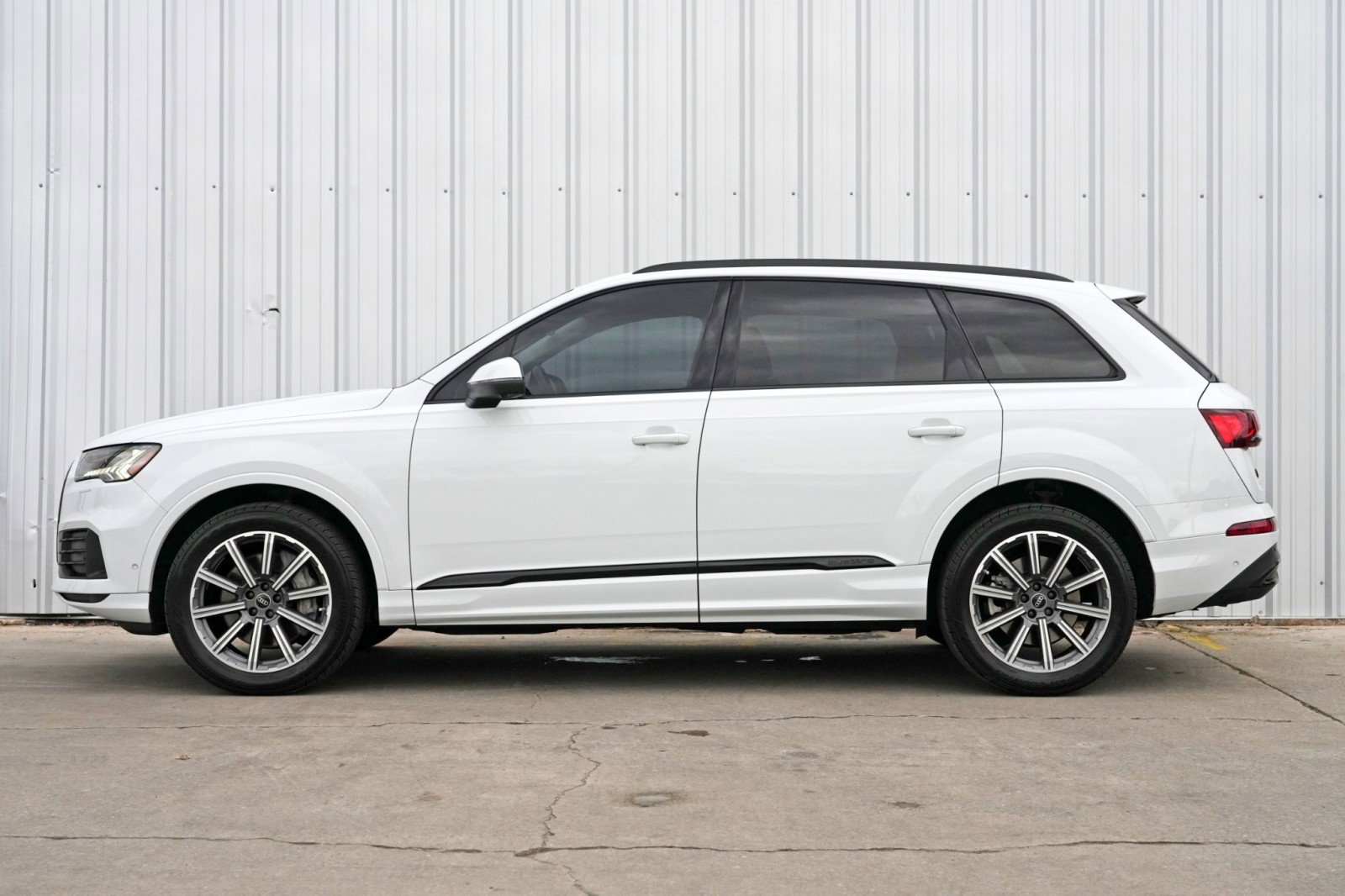 Used 2022 Audi Q7 Premium Plus image 8