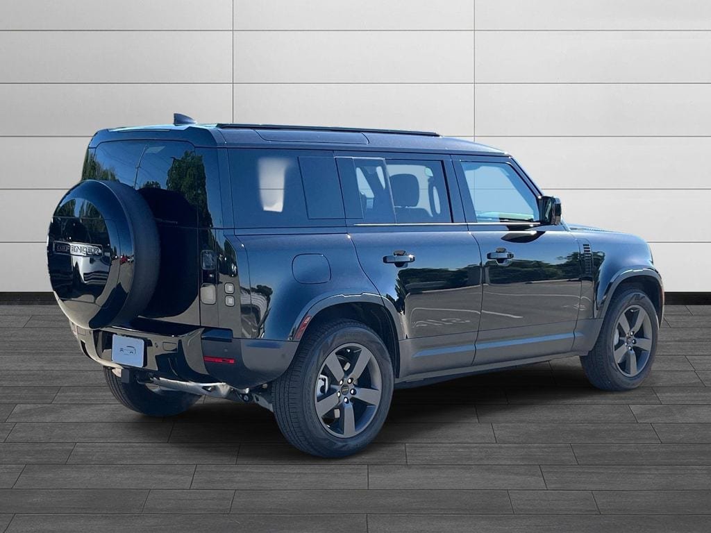 New 2026 Land Rover Defender 110 S AWD/4WD image 5