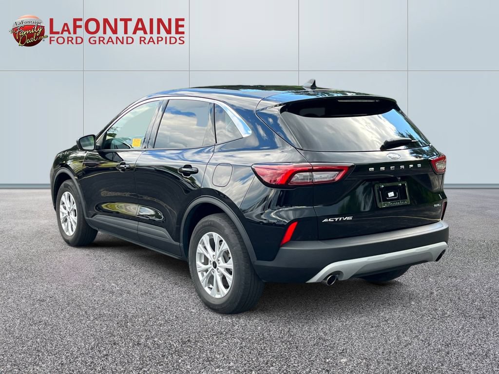 Used 2023 Ford Escape Active AWD/4WD image 5