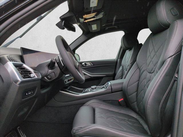 Used 2026 BMW X5 xDrive50e w/ M Sport Package AWD/4WD image 4