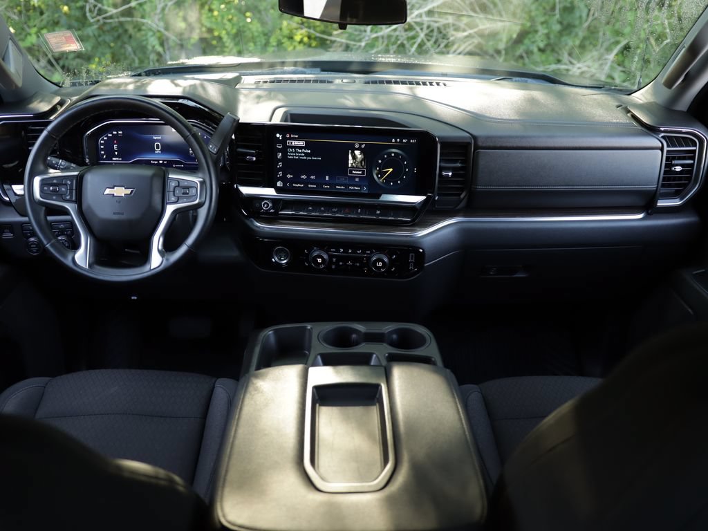 Used 2023 Chevrolet Silverado 1500 LT AWD/4WD image 21