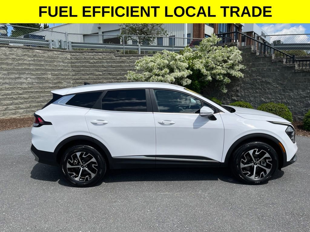Used 2024 Kia Sportage EX AWD/4WD image 3