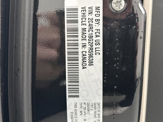 Used 2023 Chrysler Pacifica Touring-L FWD image 22