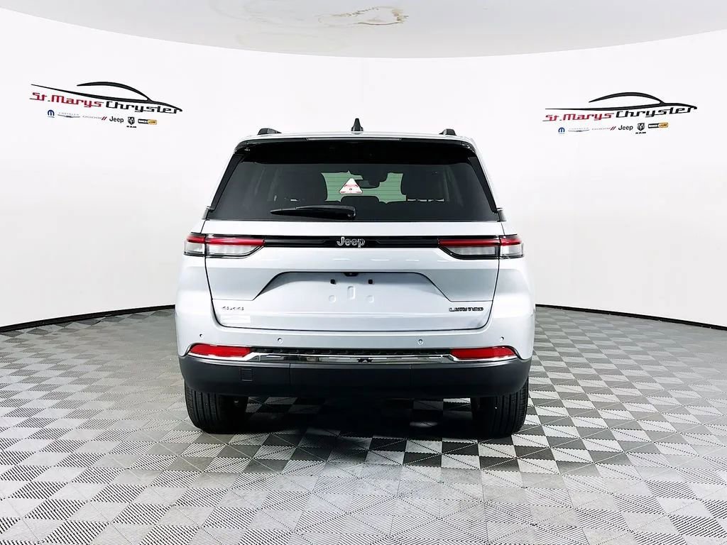 Used 2023 Jeep Grand Cherokee Limited AWD/4WD image 7