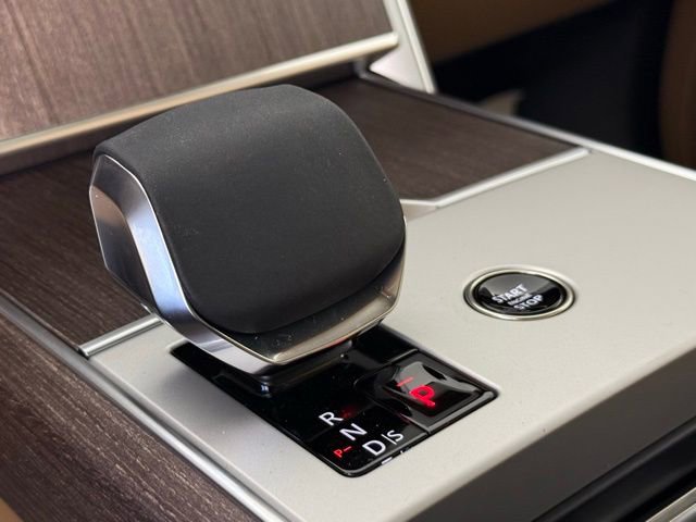 New 2025 Land Rover Range Rover SE image 19