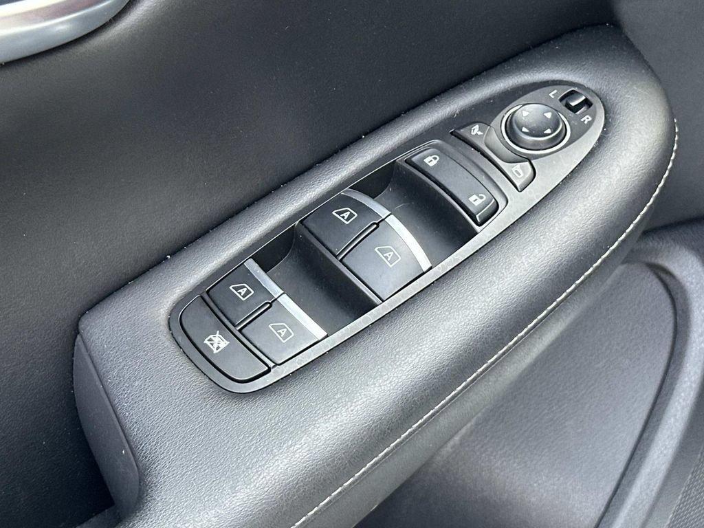 Used 2023 INFINITI QX50 Sport FWD image 19