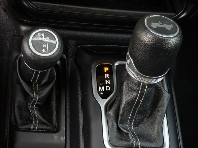 Used 2020 Jeep Wrangler Unlimited Sahara AWD/4WD image 25