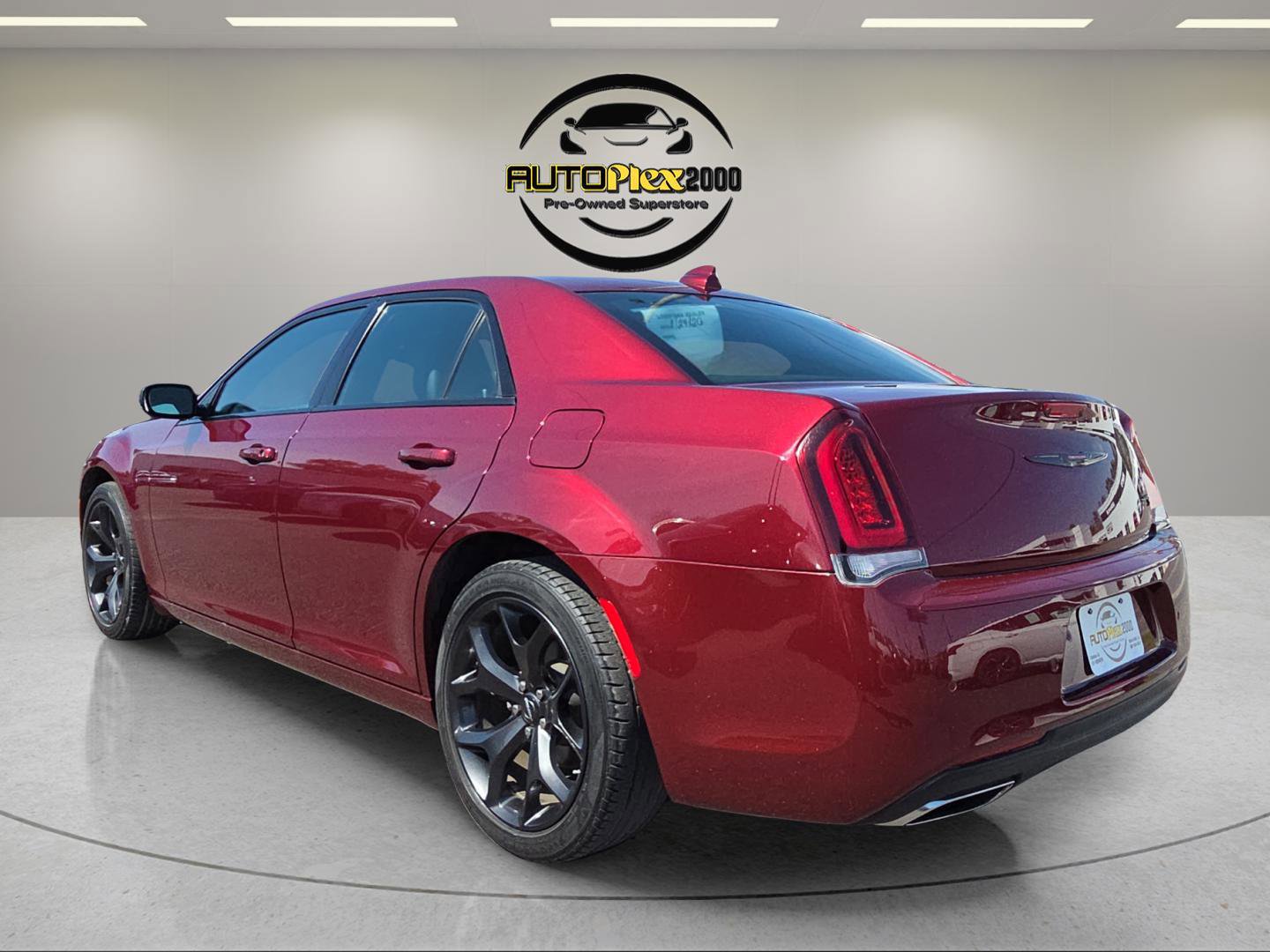 Used 2023 Chrysler 300 S RWD image 5