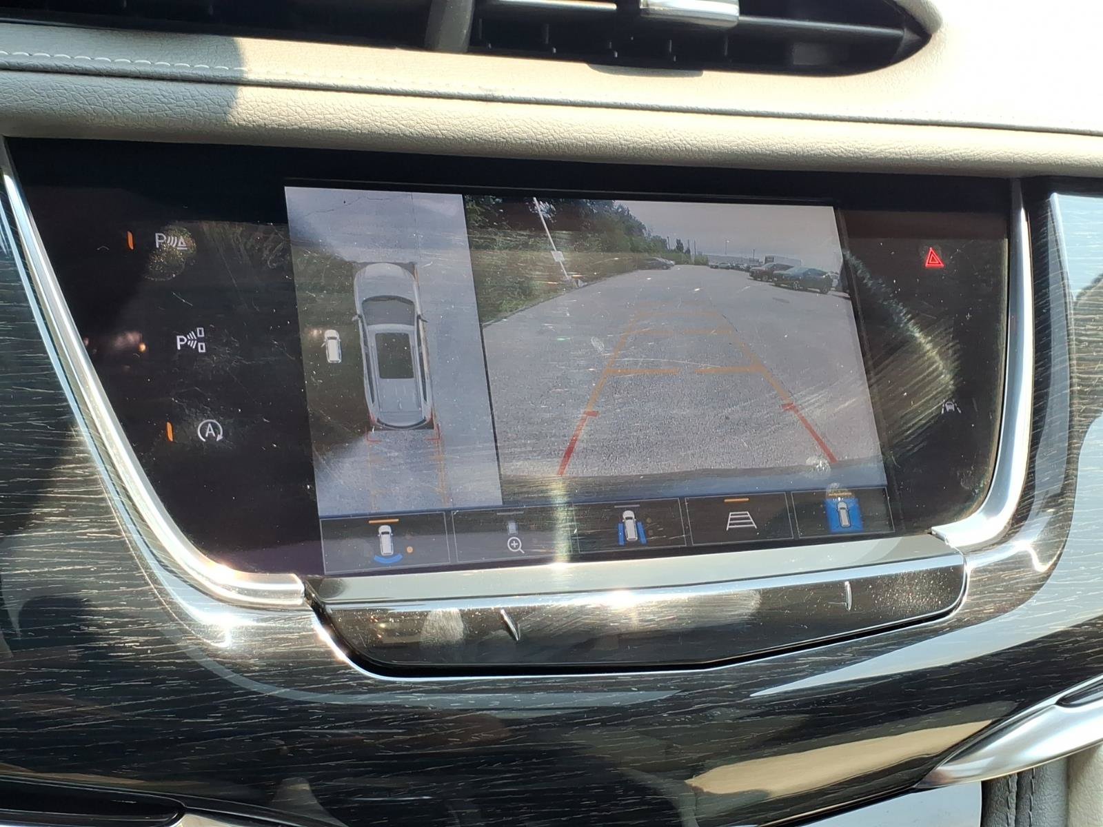 Used 2021 Cadillac XT6 Premium Luxury FWD image 11