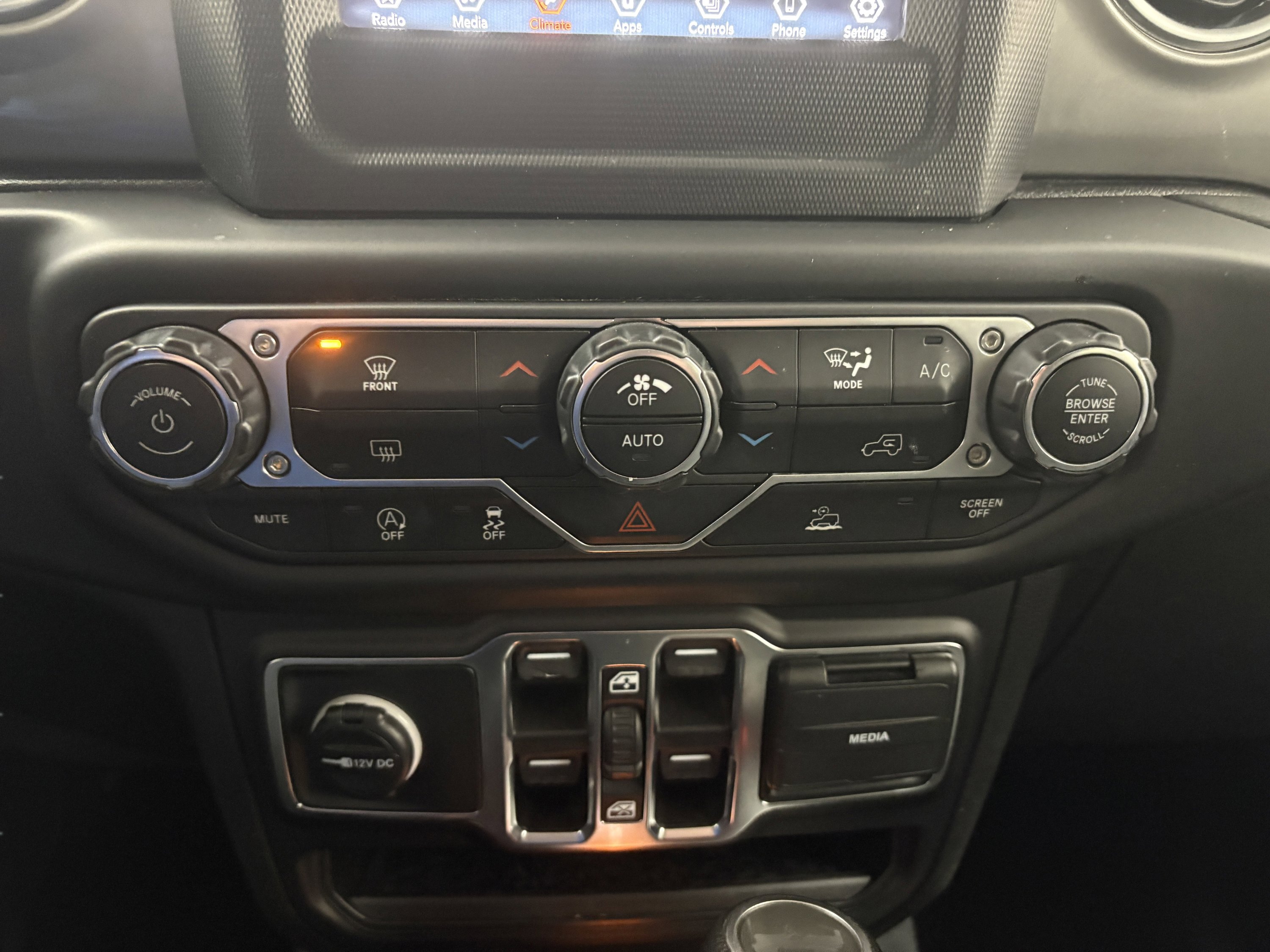 Used 2021 Jeep Wrangler Unlimited Sahara image 23