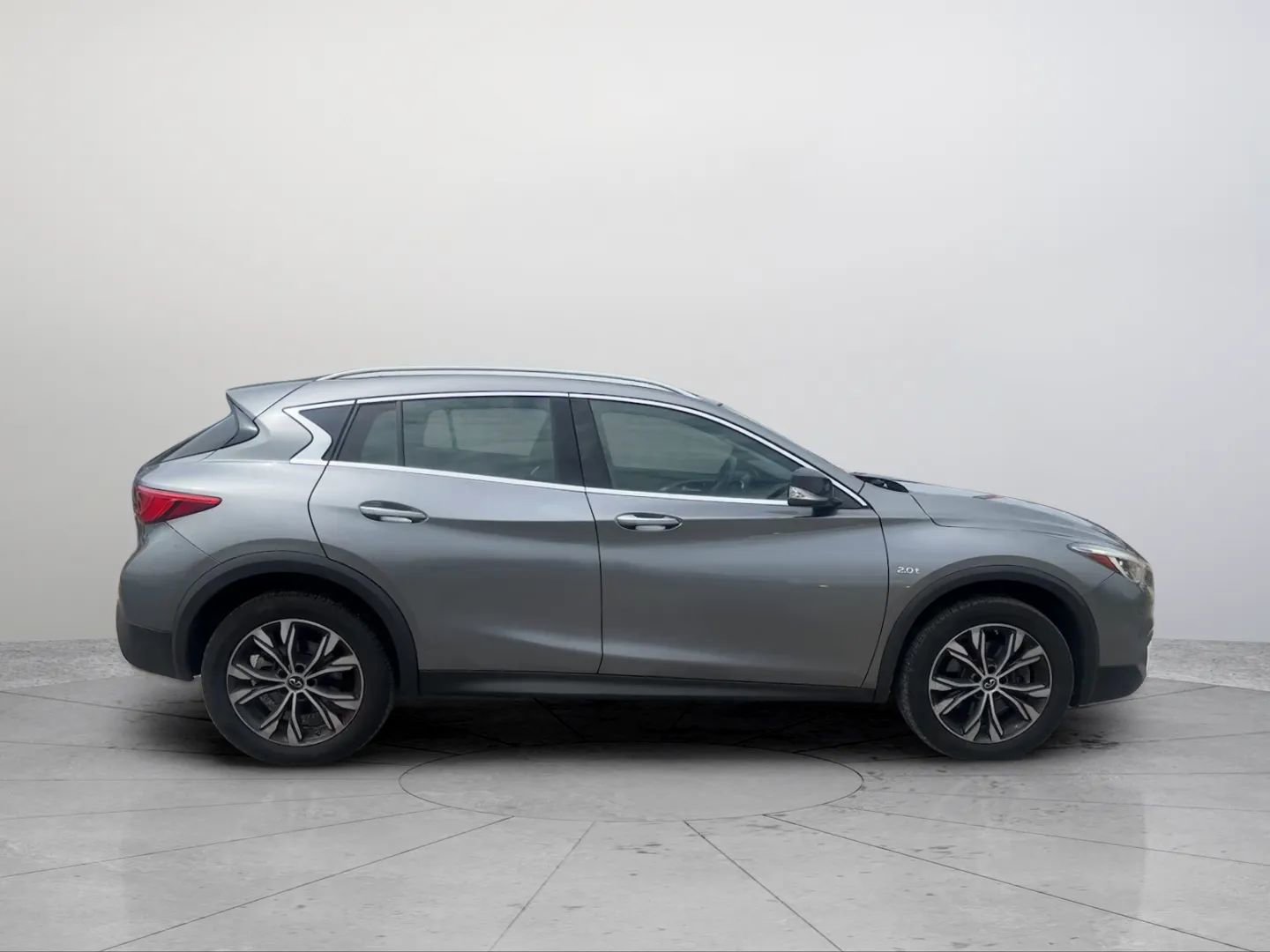 Used 2018 INFINITI QX30 Premium w/ Cargo Package AWD/4WD image 11