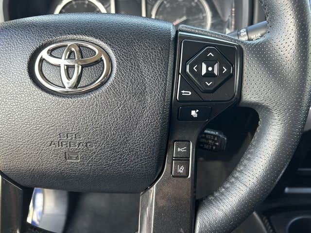 Used 2021 Toyota 4Runner TRD Off-Road Premium AWD/4WD image 26