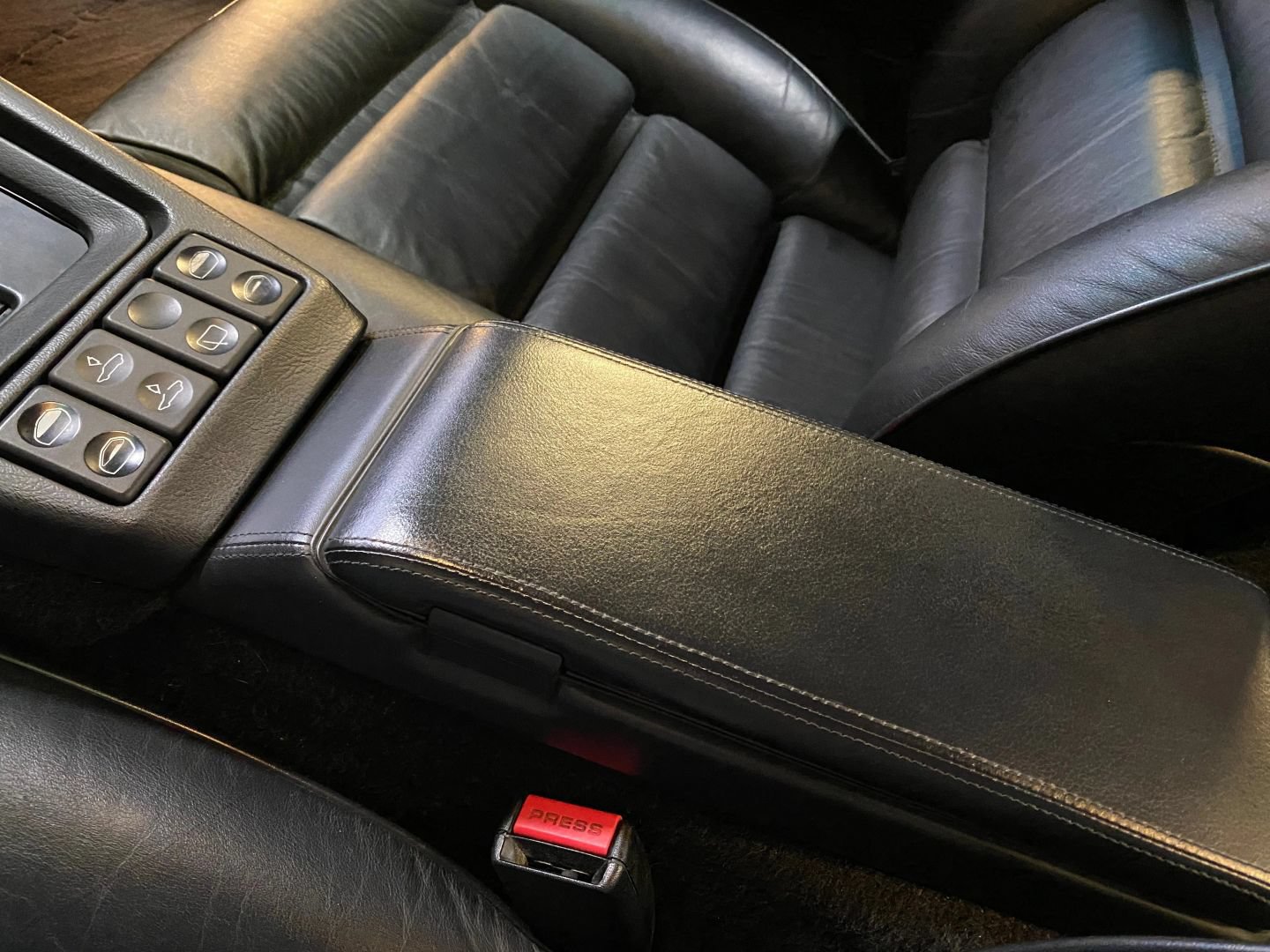Used 1994 Porsche 928 GTS RWD image 35
