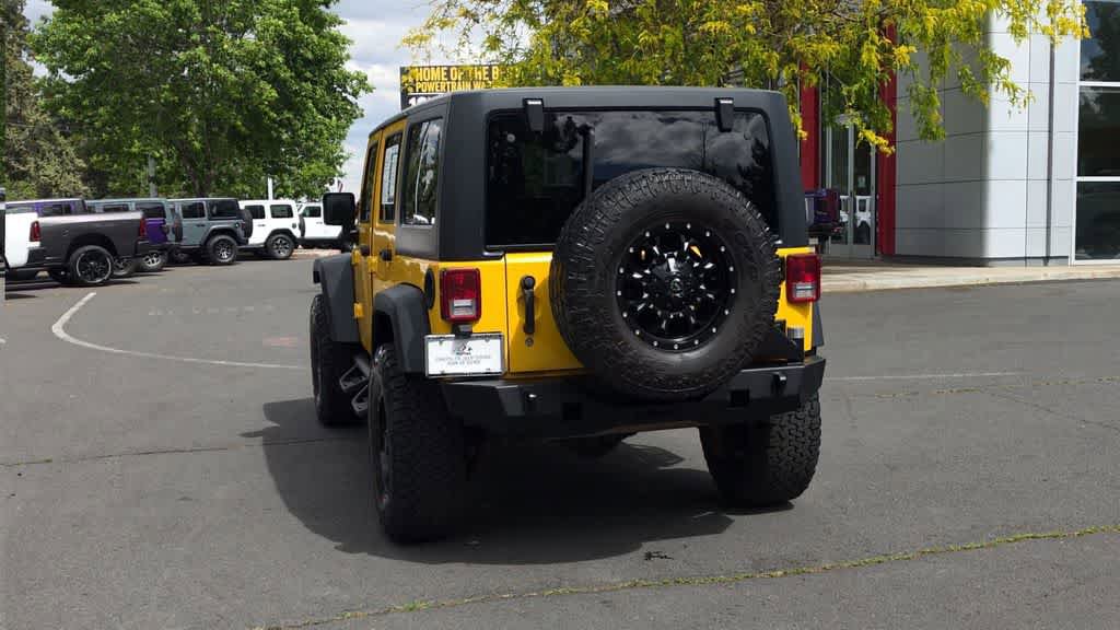 Used 2015 Jeep Wrangler Unlimited Rubicon w/ Connectivity Group AWD/4WD image 7