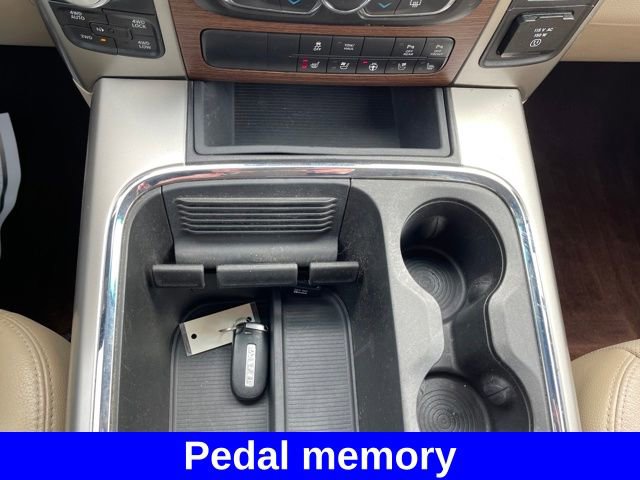 Used 2015 RAM 1500 Laramie w/ Convenience Group image 18