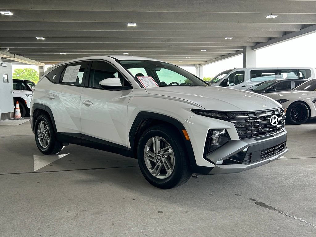 Used 2025 Hyundai Tucson SE FWD image 3