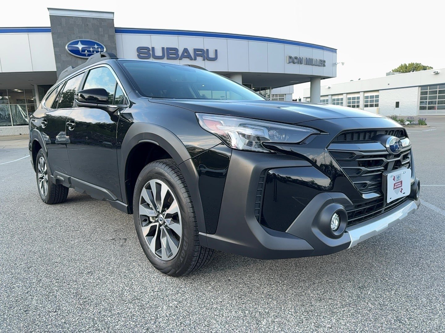 Certified 2025 Subaru Outback Limited AWD/4WD image 1