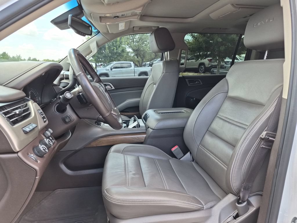 Used 2019 GMC Yukon XL Denali w/ Denali Ultimate Package AWD/4WD image 23