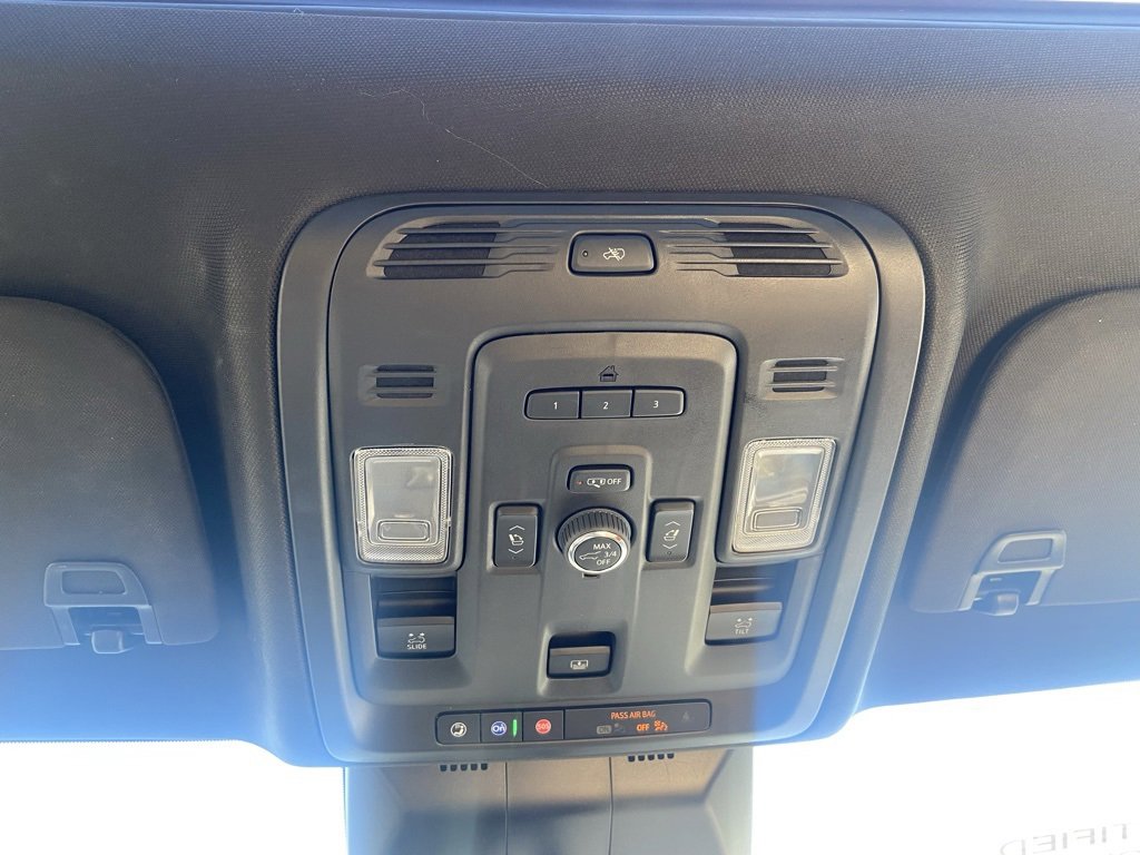 Used 2023 Cadillac Escalade Premium Luxury w/ Performance Package image 22