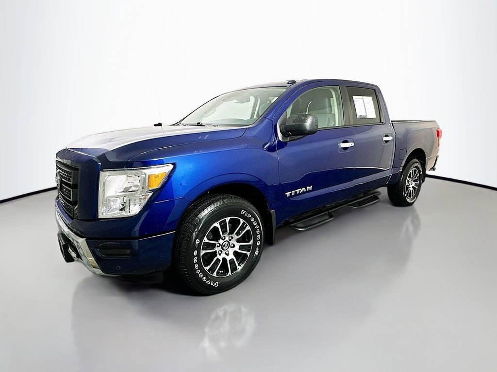 Used 2021 Nissan Titan SV w/ SV Convenience Package image 3