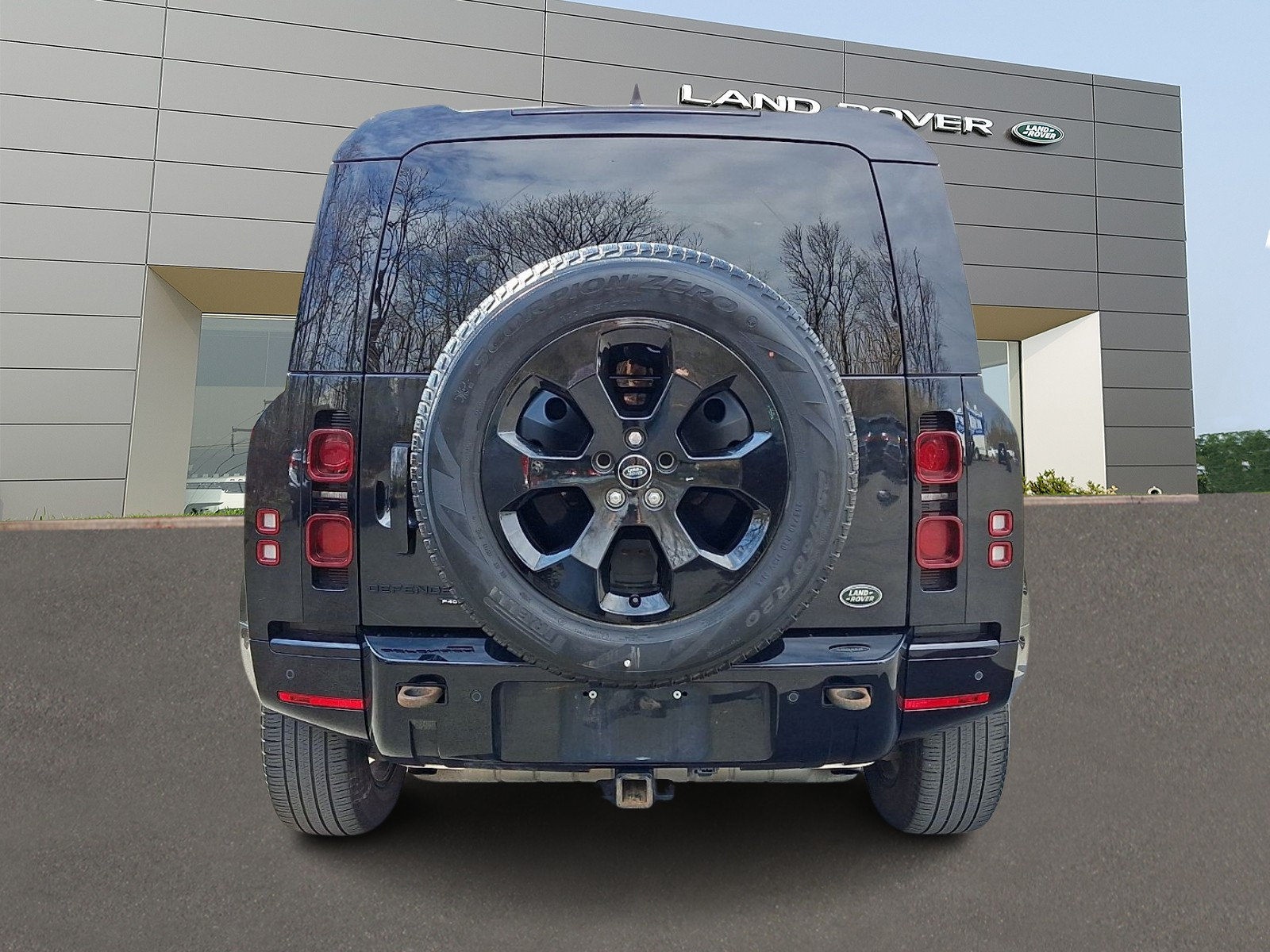 Used 2023 Land Rover Defender 110 X-Dynamic SE AWD/4WD image 7