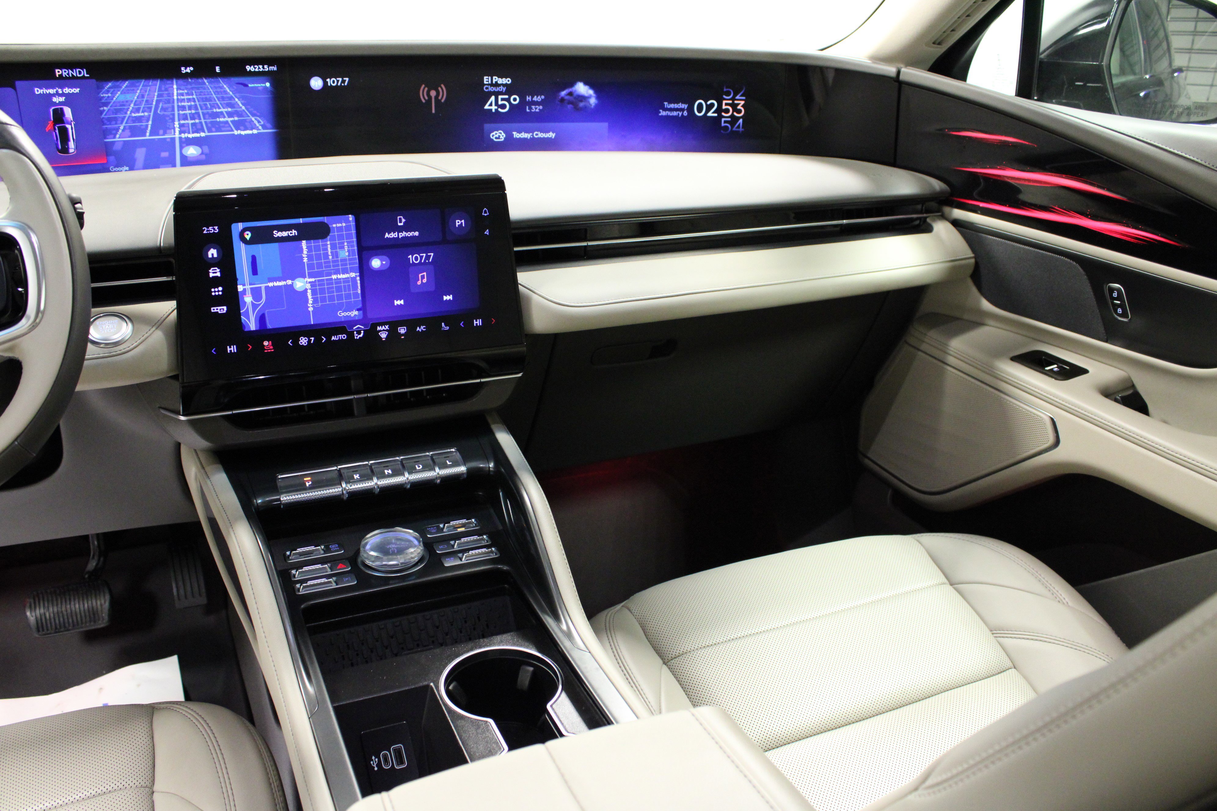 Used 2024 Lincoln Nautilus Premier image 19