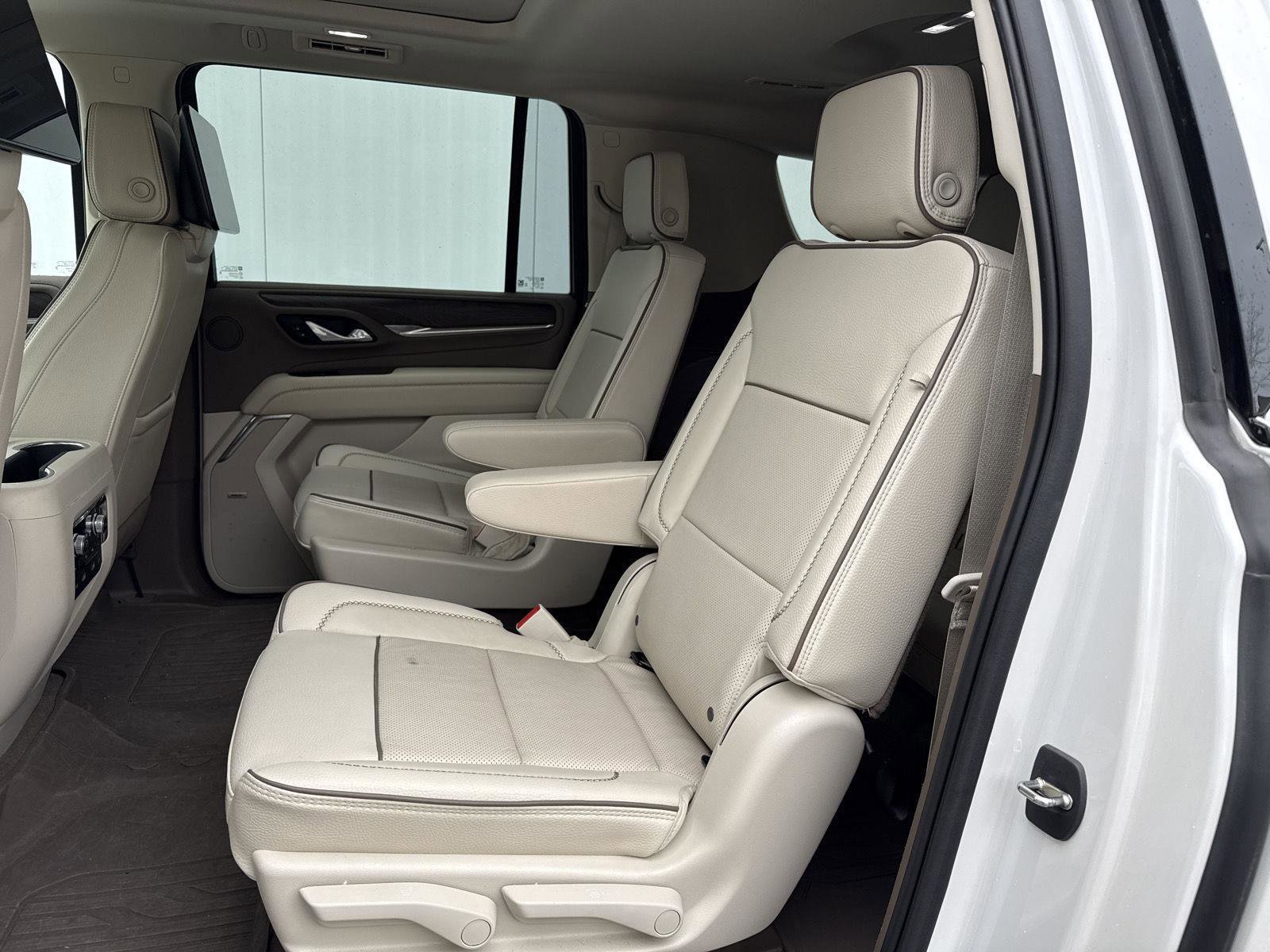 Used 2023 GMC Yukon XL Denali w/ Denali Reserve Package image 14
