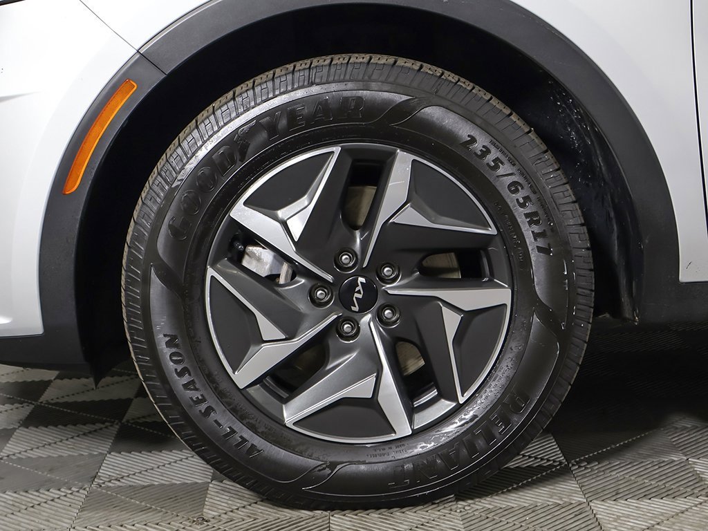 Used 2022 Kia Sorento EX w/ Panoramic Sunroof Package image 24