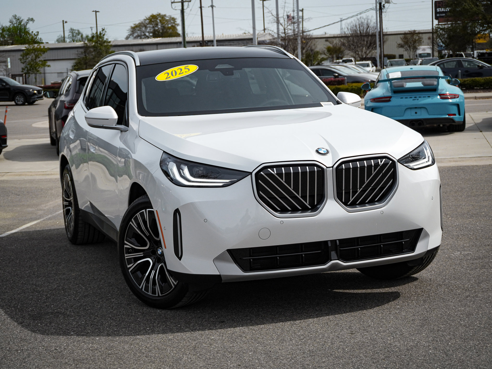 Used 2025 BMW X3 xDrive30i w/ Convenience Package image 2