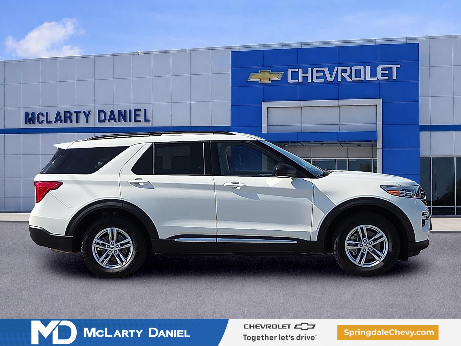 Used 2022 Ford Explorer XLT w/ Equipment Group 202A AWD/4WD image 6